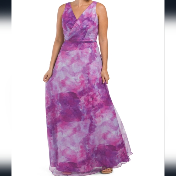 Rene by Rene Ruiz Dresses & Skirts - V Neck Organza Gown